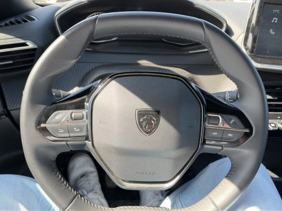 Peugeot 2008 1.2 100 style Gris