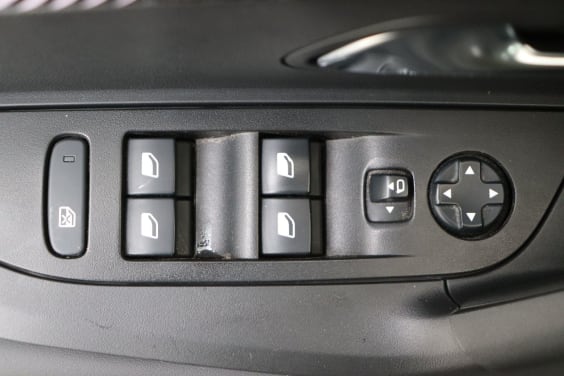 Peugeot 2008 Allure Hybrid 145 hp e-DSC6 Grey