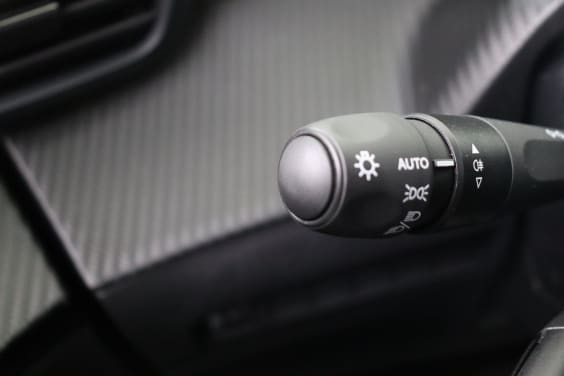 Peugeot 2008 Allure Hybrid 145 hp e-DSC6 Grey