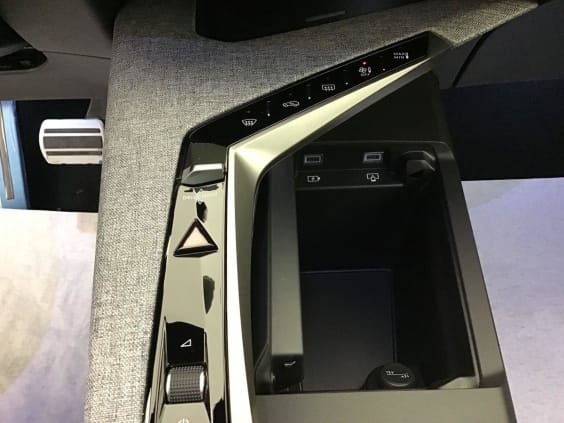 Peugeot 3008 Hybrid 145 e-DCS6 GT Exclusive Bleu Ingaro