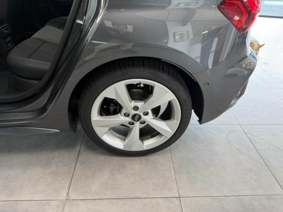 Audi A3 SPORTBACK 35 TDI 150  CH S-TRONIC 7 S LINE Gris Daytona