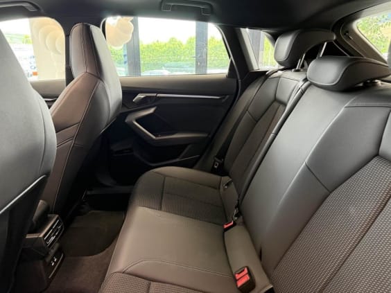 Audi A3 SPORTBACK 35 TDI 150  CH S-TRONIC 7 S LINE Gris Daytona