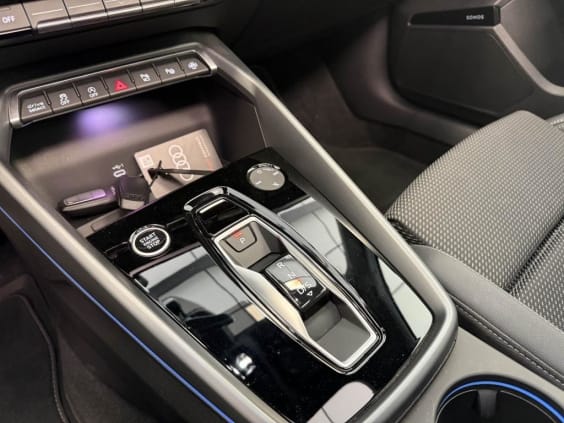 Audi A3 SPORTBACK 35 TDI 150  CH S-TRONIC 7 S LINE Gris Daytona