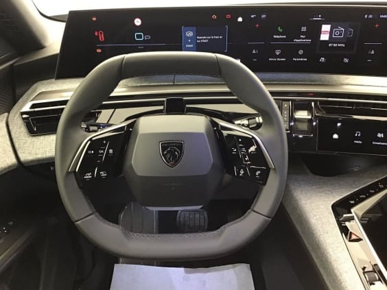 Peugeot 3008 Phase 4 Allure 1.2 HYBRID 145 Noir Perla
