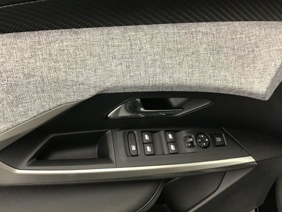 Peugeot 3008 Phase 4 Allure 1.2 HYBRID 145 Noir Perla