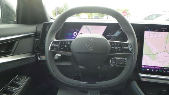 Renault Austral Austral full hybrid E-Tech 200 ch Esprit Alpine Blanc Nacré/Toit Noir