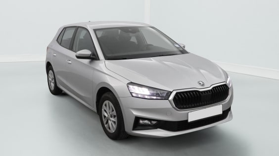 Skoda Fabia Fabia 1.0 MPI 80 ch BVM5 Ambition Gris Argent
