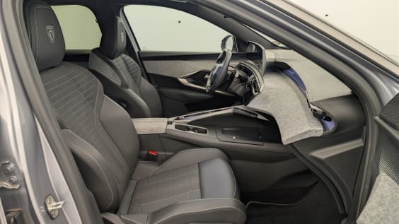 Peugeot 3008 Hybrid 145 e-DCS6 GT Gris Artense / Toit Noir