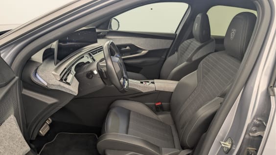 Peugeot 3008 Hybrid 145 e-DCS6 GT Gris Artense / Toit Noir