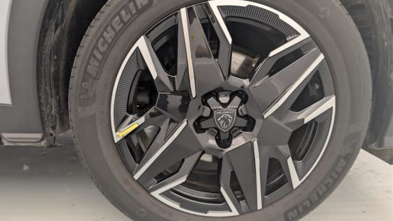 Peugeot 3008 Hybrid 145 e-DCS6 GT Gris Artense / Toit Noir