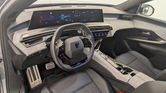 Peugeot 3008 Hybrid 145 e-DCS6 GT Gris Artense / Toit Noir