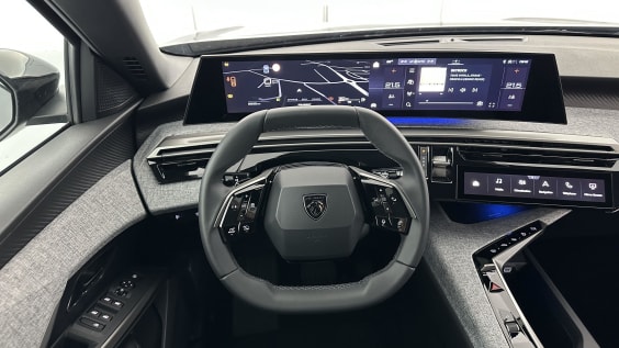 Peugeot 5008 5008 III 1.2 Hybrid 145ch Allure e-DCS6 Noir Perla Nera
