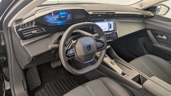 Peugeot 308 Hybrid 145 e-DCS6 Allure Noir Perla Nera