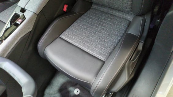 Peugeot 5008 HYBRID 145 CH E-DCS6 ALLURE gris artense
