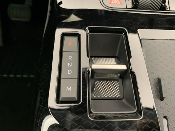 Citroën C5 AIRCROSS HYBRIDE NOUVEAU 145 CH E-DCS6 PLUS Gris Platinium
