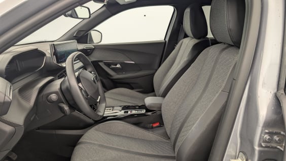 Peugeot 2008 ELECTRIQUE 50 kWh 136 ch Allure gris artense