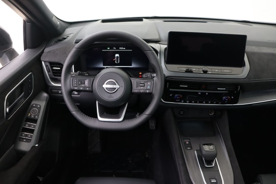 Nissan QASHQAI Tekna Plus 2Tone 1.3 158 hp CVT 2WD White