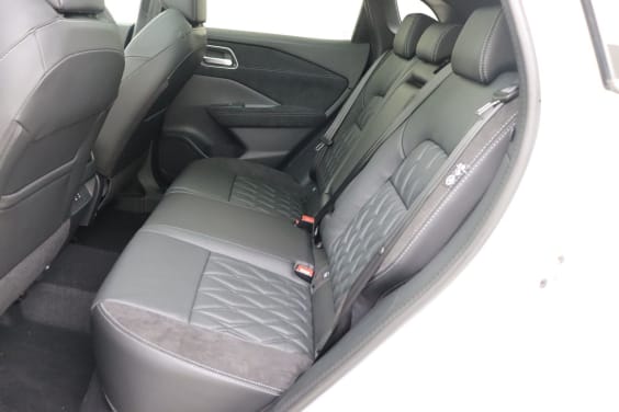 Nissan QASHQAI Tekna Plus 2Tone 1.3 158 hp CVT 2WD White