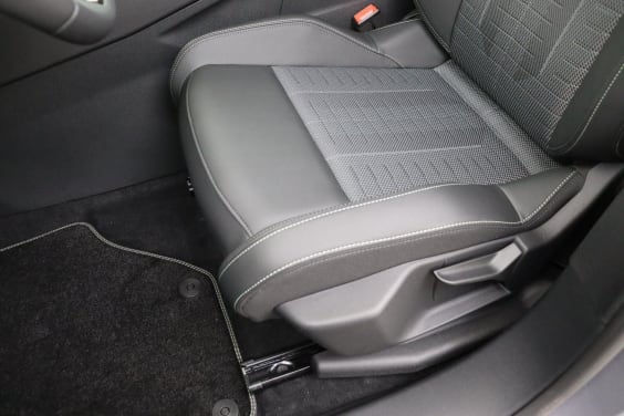 Peugeot 5008 GT Hybrid 145 hp e-DSC6 Grey