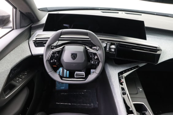 Peugeot 5008 GT Hybrid 145 hp e-DSC6 Grey