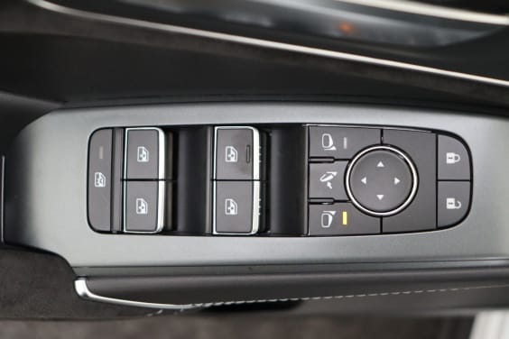 Nissan QASHQAI Tekna Plus 1.3 158 hp CVT 2WD White