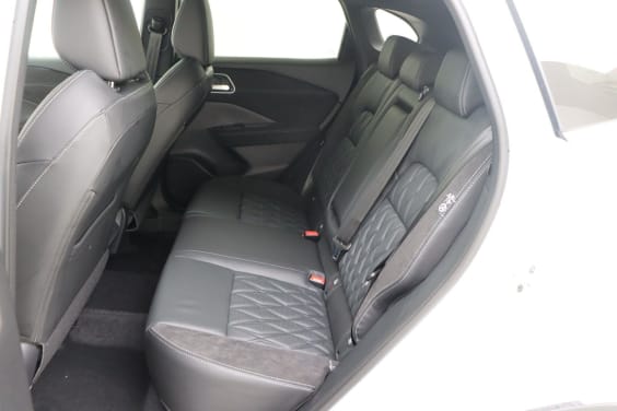 Nissan QASHQAI Tekna Plus 1.3 158 hp CVT 2WD White
