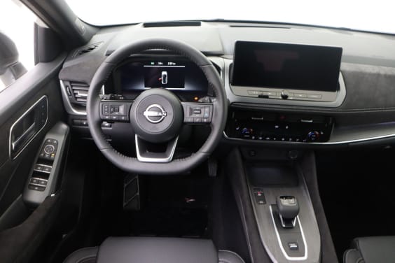 Nissan QASHQAI Tekna Plus 1.3 158 hp CVT 2WD White