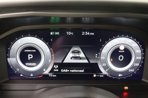 Nissan QASHQAI Tekna Plus 1.3 158 hp CVT 2WD White