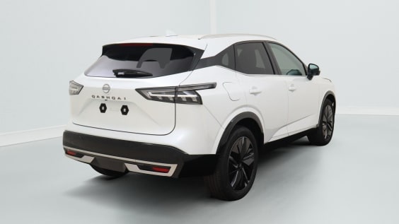 Nissan QASHQAI Tekna 1,3 158 hp CVT 2WD White