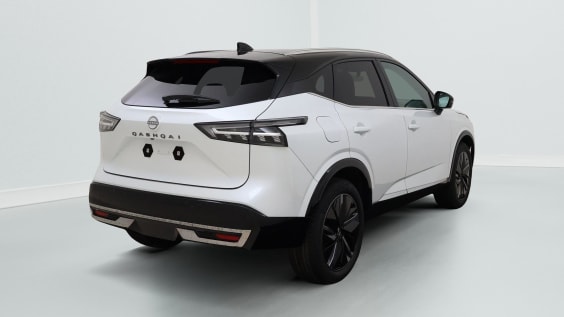 Nissan QASHQAI Tekna Plus 2Tone 1.3 158 hp CVT 2WD White
