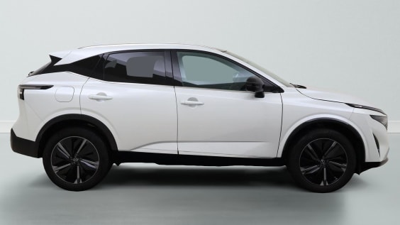 Nissan QASHQAI Tekna Plus 1.3 158 hp CVT 2WD White