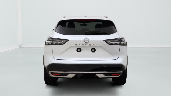 Nissan QASHQAI Tekna Plus 1.3 158 hp CVT 2WD White