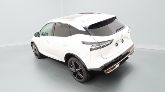 Nissan QASHQAI Tekna Plus 1.3 158 hp CVT 2WD White