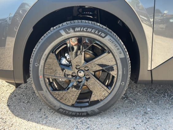 Citroën C5 Aircross 1.2 HYBRIDE 145 PLUS Gris Platinium T/Noi