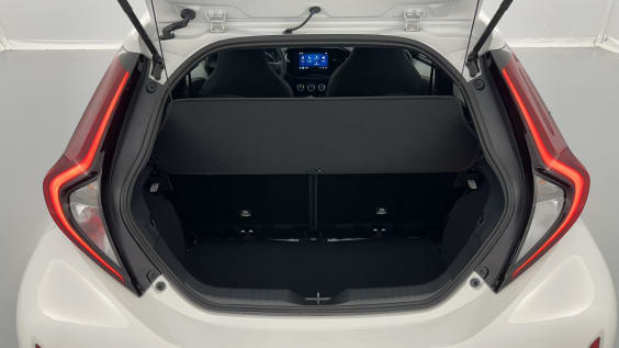 Toyota AYGO X AYGO X 1.0 VVT-i 72ch Dynamic Pure White