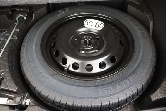 Nissan JUKE N-Connecta 1.6 Hybrid 143 hp AT 2WD Grey