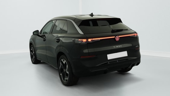 Volkswagen T-ROC NOUVEAU 1.5 ETSI EVO2 HYBRID 150 CH DSG7 R-LINE Noir Ebéne