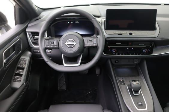 Nissan QASHQAI Tekna + BOSE 1.3 DIG-T Mild Hybrid 158 hp X-TRONIC Silver