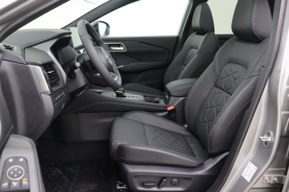 Nissan QASHQAI Tekna + BOSE 1.3 DIG-T Mild Hybrid 158 hp X-TRONIC Silver