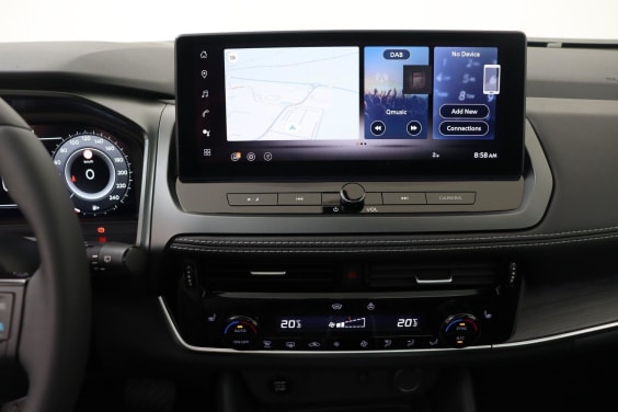Nissan QASHQAI Tekna + BOSE 1.3 DIG-T Mild Hybrid 158 hp X-TRONIC Silver