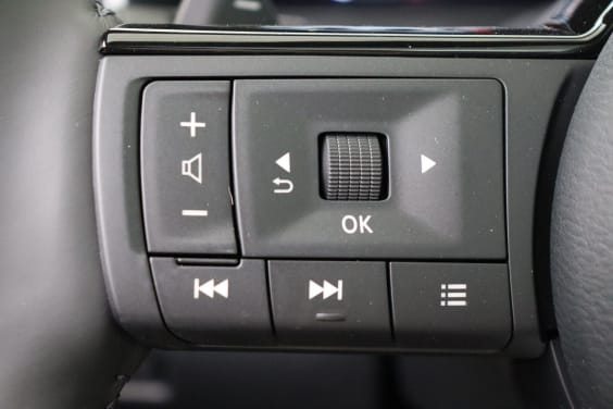 Nissan QASHQAI Tekna + BOSE 1.3 DIG-T Mild Hybrid 158 hp X-TRONIC Silver