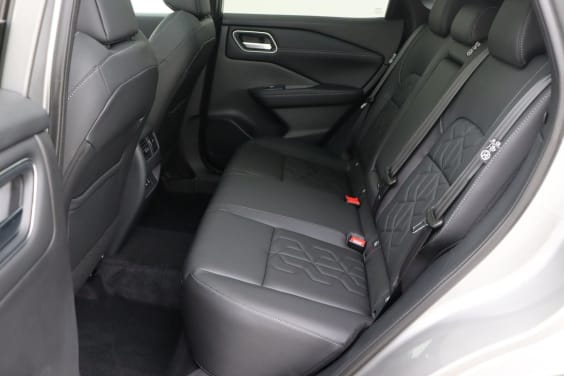 Nissan QASHQAI Tekna + BOSE 1.3 DIG-T Mild Hybrid 158 hp X-TRONIC Silver