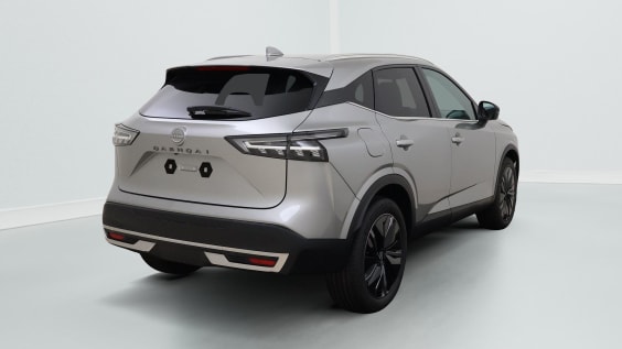 Nissan QASHQAI Tekna + BOSE 1.3 DIG-T Mild Hybrid 158 hp X-TRONIC Silver