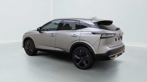 Nissan QASHQAI Tekna + BOSE 1.3 DIG-T Mild Hybrid 158 hp X-TRONIC Silver