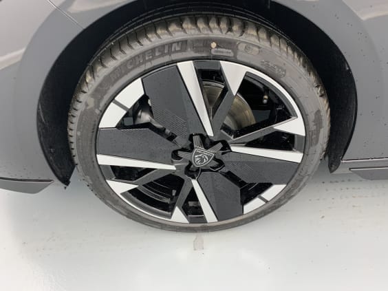 Peugeot 308 NOUVELLE BLUEHDI 130CH S&S EAT8 GT Noir Perla Nera