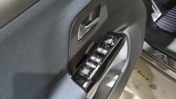 Citroën C5 AIRCROSS NOUVEAU C5 Aircross Hybride 145 ch e-DCS6 Max Gris Platinium / Toit Noir
