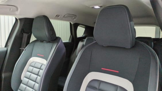 Citroën C5 AIRCROSS NOUVEAU C5 Aircross Hybride 145 ch e-DCS6 Max Gris Platinium / Toit Noir