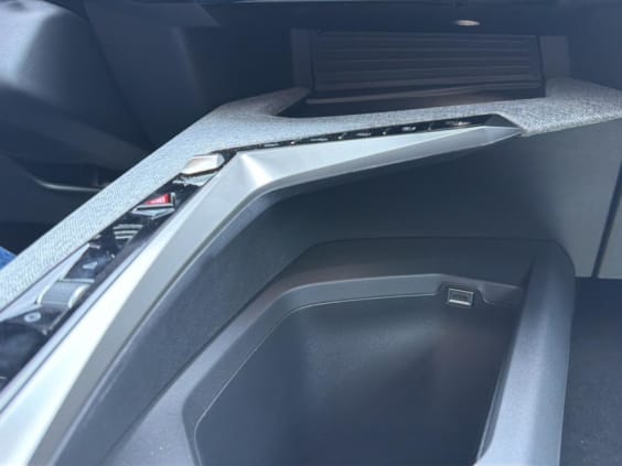 Peugeot 5008 Hybrid 145 allure e-dcs6 gris artense