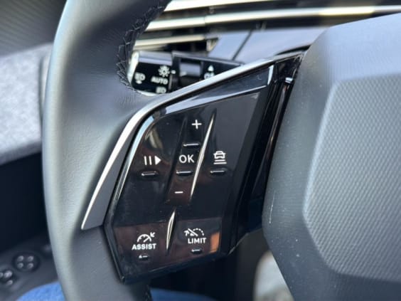 Peugeot 5008 Hybrid 145 allure e-dcs6 gris artense