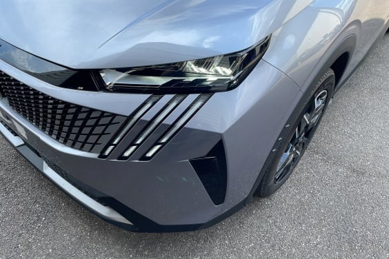 Peugeot 3008 Hybrid 145 e-DCS6 Allure Gris Artense